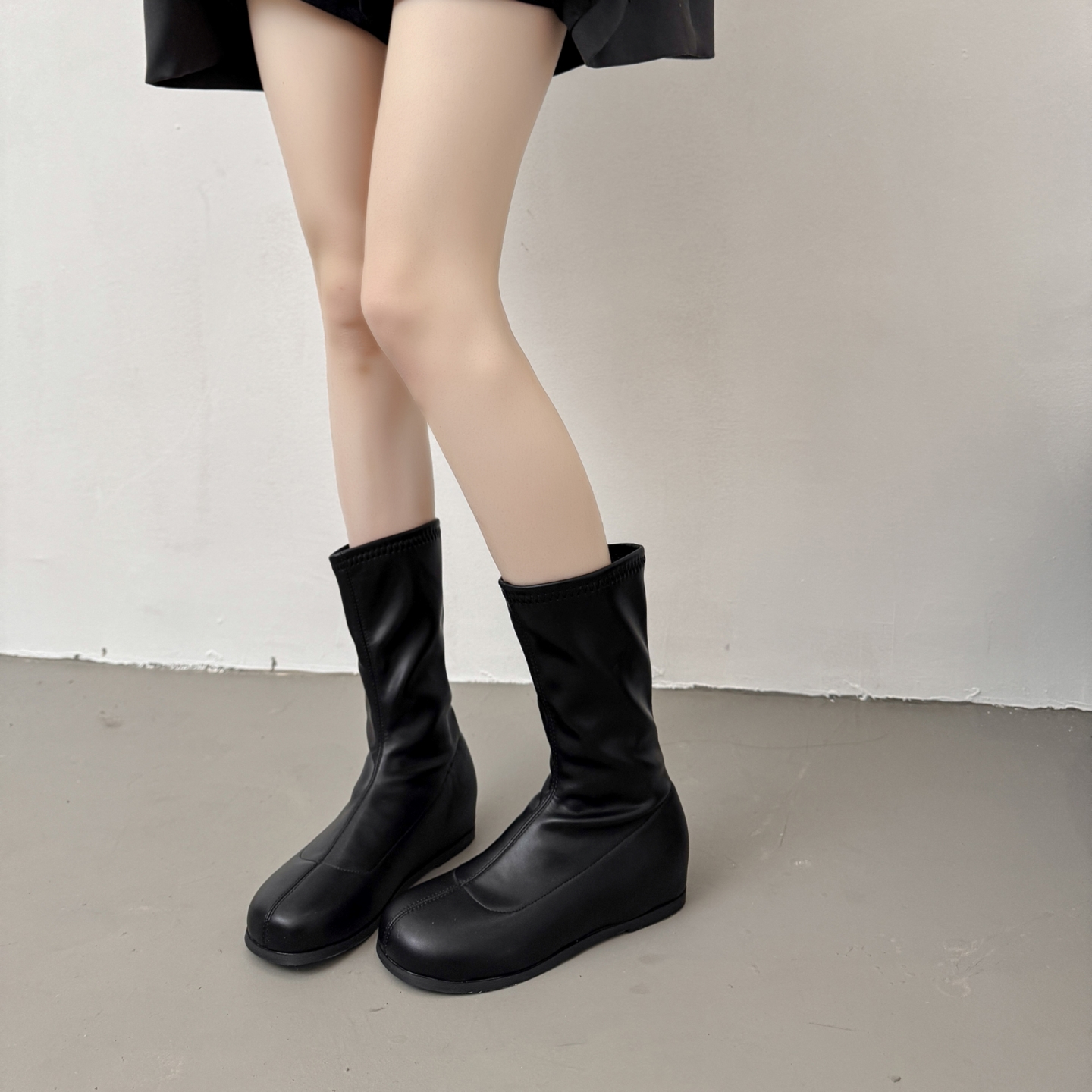 韩版时尚鸭嘴圆头增高弹力骑士靴