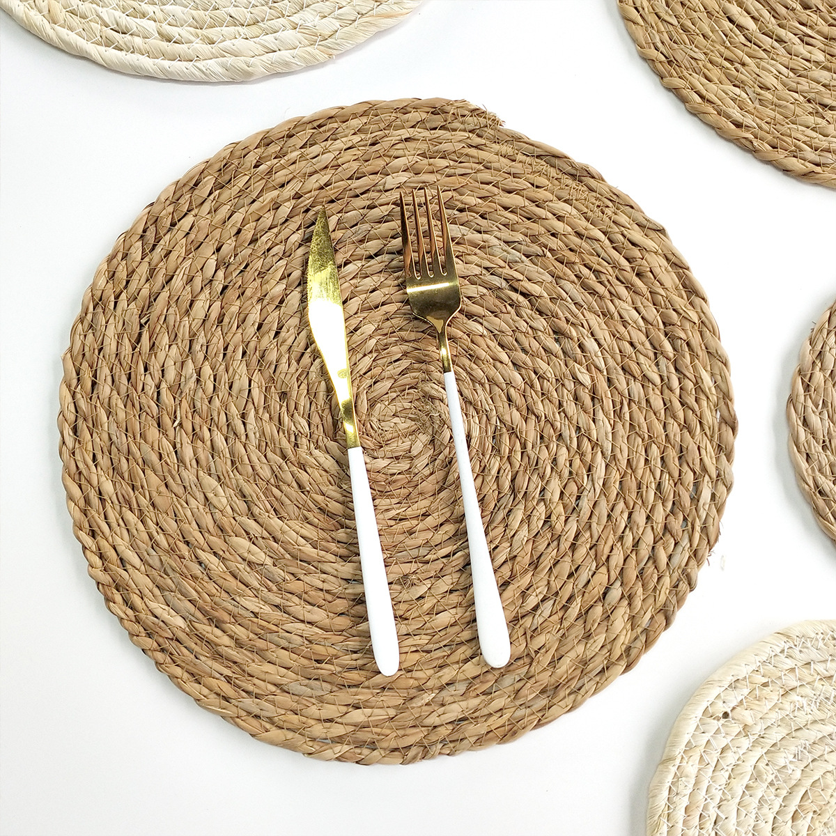 亚马逊热卖手工编织蒲草砂锅垫子玉米皮草编餐垫隔热餐垫装饰杯垫