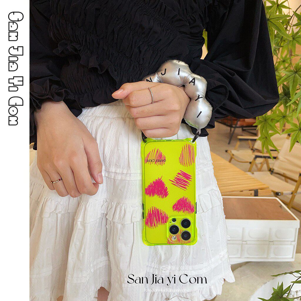 日韩时尚百搭玫红爱心斜挎挂绳手机壳Pura70Ultra手腕适用vivox100小米13/14苹果15Promax华为mate60防摔新款