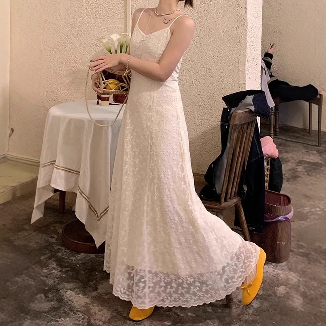 夏安若法式白色吊带连衣裙子女夏季2025新款感气质早春蕾丝重工