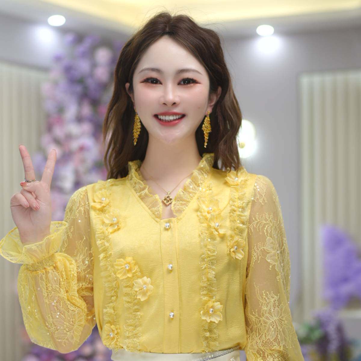 年轻妈妈时尚蕾丝绣花打底衫中老中老年女装