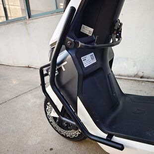 适用适用雅迪冠能S白鲨90M/90sM前后保险杠大货架加厚全车护杠后