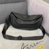 时尚 休闲纯黑月牙包防水料大容量斜挎包 斜挎包百搭包包女2026新款