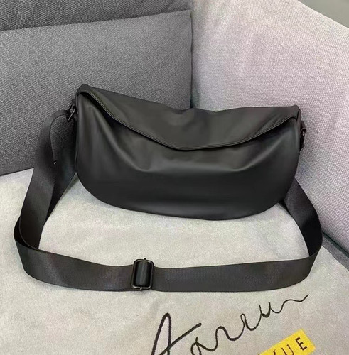 时尚斜挎包月牙包饺子包百搭包包