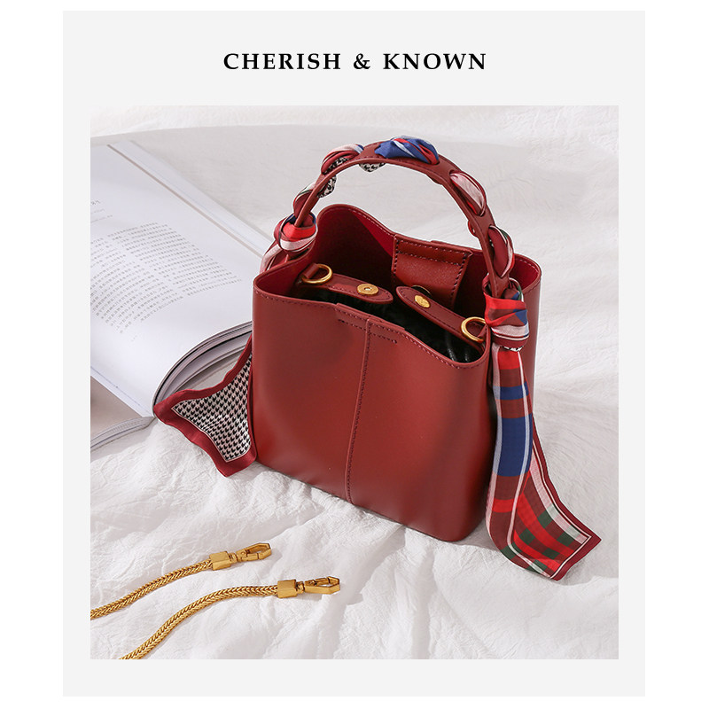 小MK真皮女包大容量高级感水桶包沙漏包2020网红百搭手提斜挎包潮