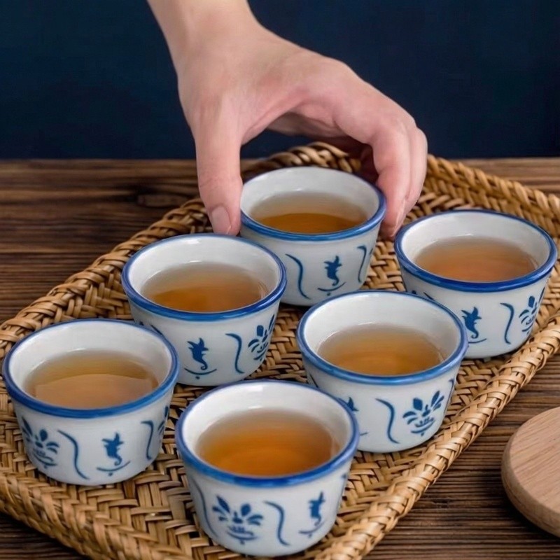 茶杯陶瓷酒杯中式复古青花瓷手绘加厚酒杯老式杯子釉下彩品茗杯