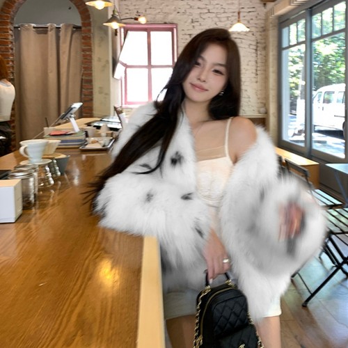 琳琳皮草 慕尼黑 芬兰进口狐狸毛皮草短款毛毛外套冬季年轻新款女