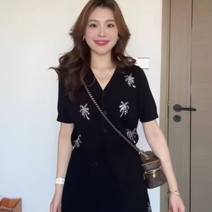 胖mm2025超火夏装 大码 t恤半身裙巨显瘦套装 烫钻v领短袖 一整套 女装