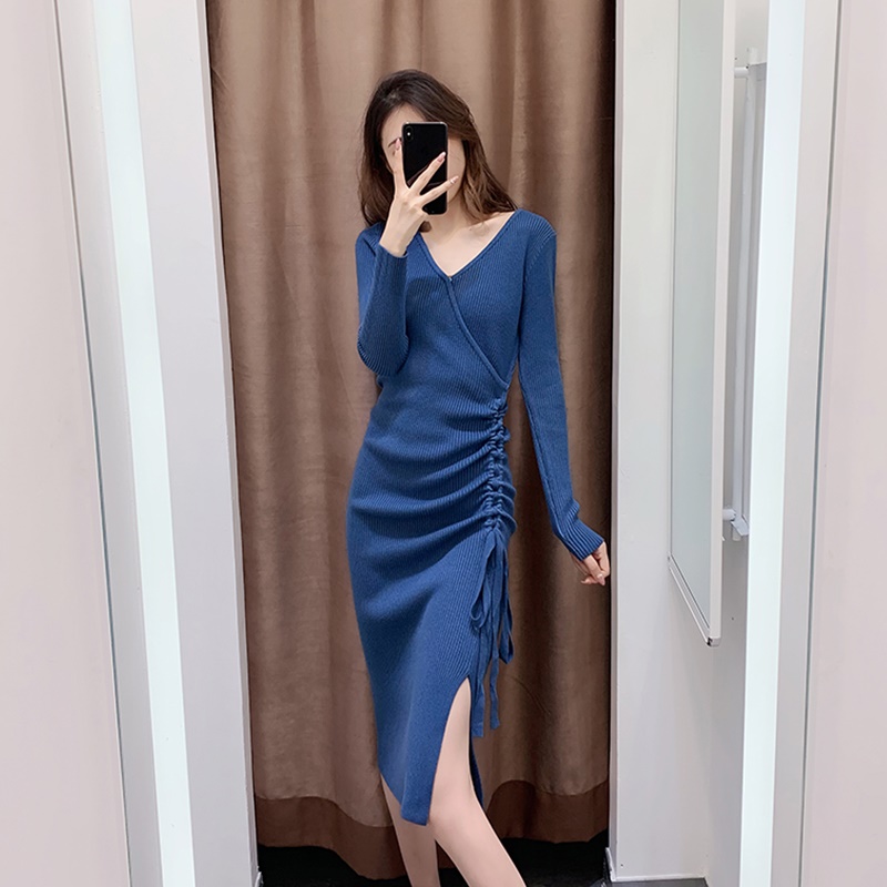 修身显瘦V领针织连衣裙