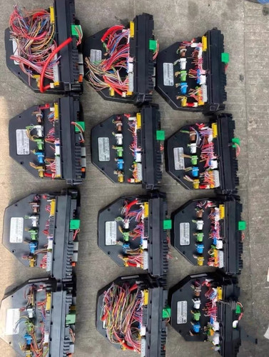奔驰车身电脑SAMW204 W212 C180KC200KC260GLK300E200LE260L前后