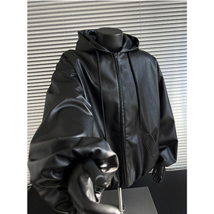 黑色PU皮衣外套男高级感痞帅春秋防风廓形夹克连帽短宽美式棒球服