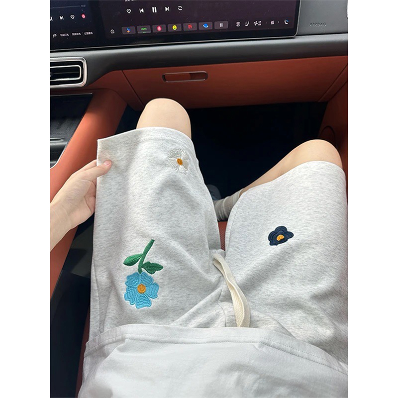 美式小花刺绣短裤男款夏季松弛感情侣五分裤子外穿休闲跑步大裤衩