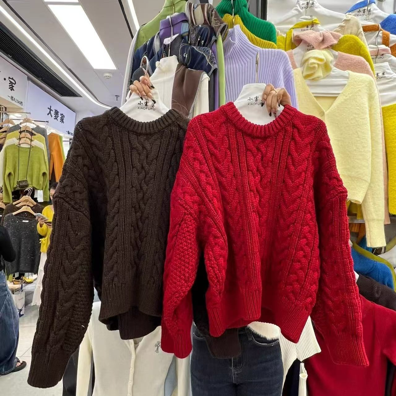 十三行2025秋冬新款韩系纯色粗针加厚圆领休闲麻花套头毛衣外套女