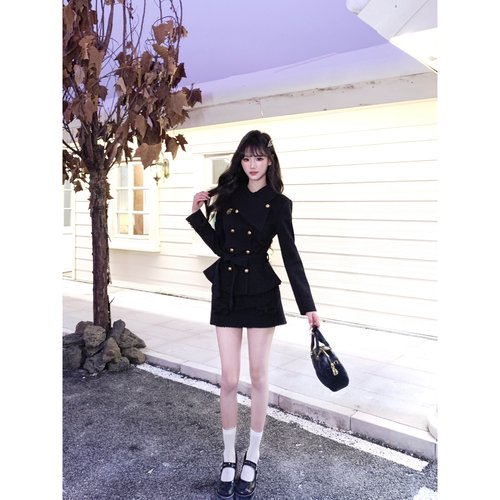越韩小鱼 都灵少女 法式千金风修身黑色外套半裙气质名媛两件套装