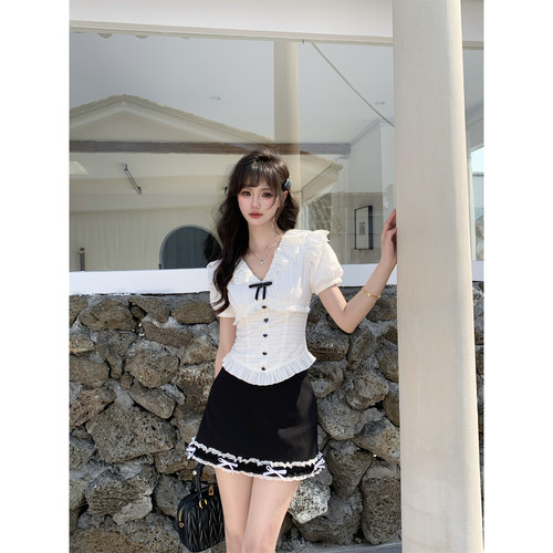 越韩小鱼Musefish 莉莉小香 法式甜美蕾丝收腰短袖衬衫半裙两件套