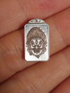 999 足银大黑天万字六字真言方牌小吊坠戴礼记手工锤纹作品