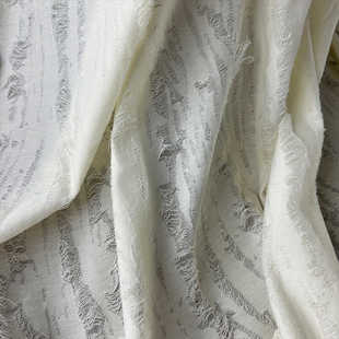 黑白创意个性做旧破洞提花布料立体针织流苏竖条纹服装设计师面料