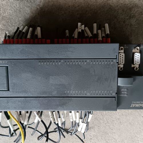 议价UniMAT PLC模块 UN216-2AD23-0XB8，可维修