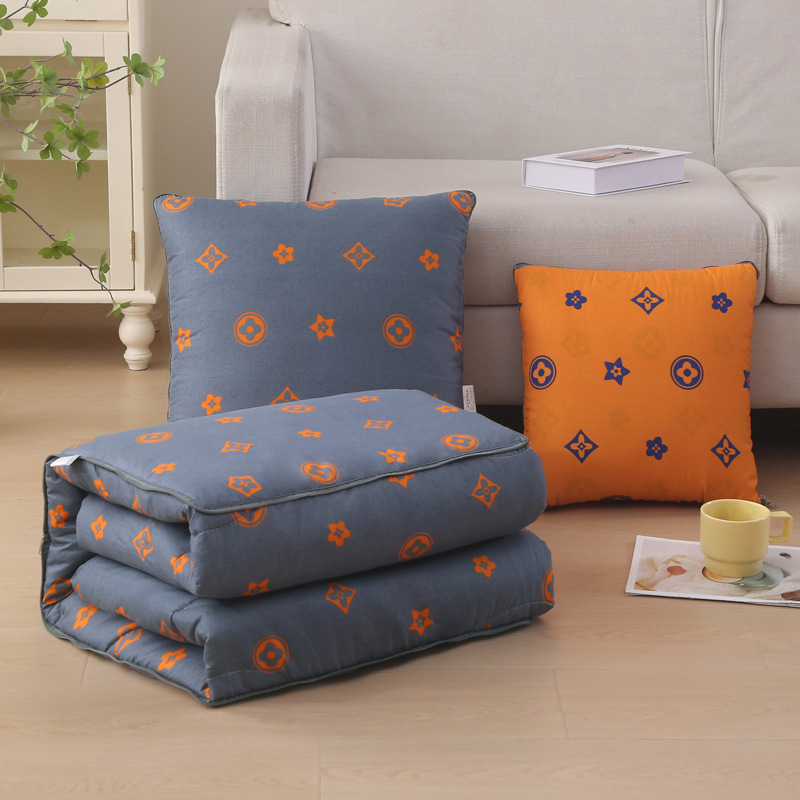 办公室午睡神器抱枕被子两用靠垫空调被车用趴趴枕沙发靠枕二合一