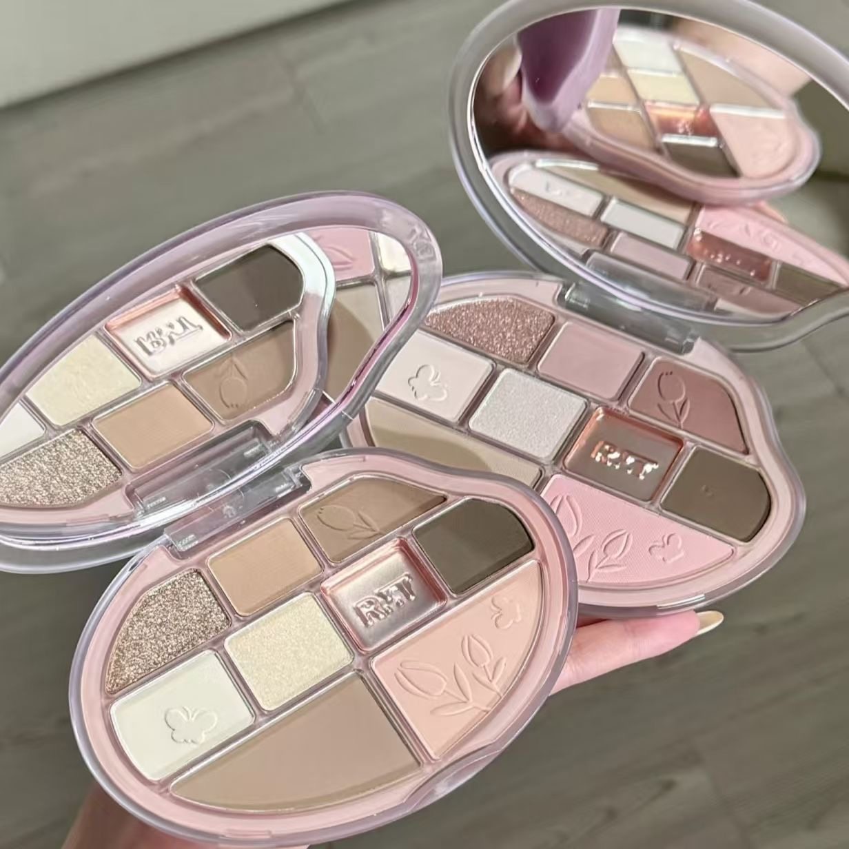 罗小曼面部综合盘九色眼影高光腮红提亮修容日常大地全能裸色学生,彩妆/香水/美妆工具,眼影,淘宝优惠券,粉丝福利购,淘宝优惠卷