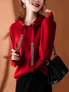 2025新款爆款时尚洋气红色带帽毛衣女高端时髦短款羊绒衫针织上衣