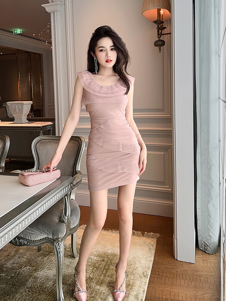 粉色无袖连衣裙2024新款女夏季气质小个子修身性感一字肩包臀裙子