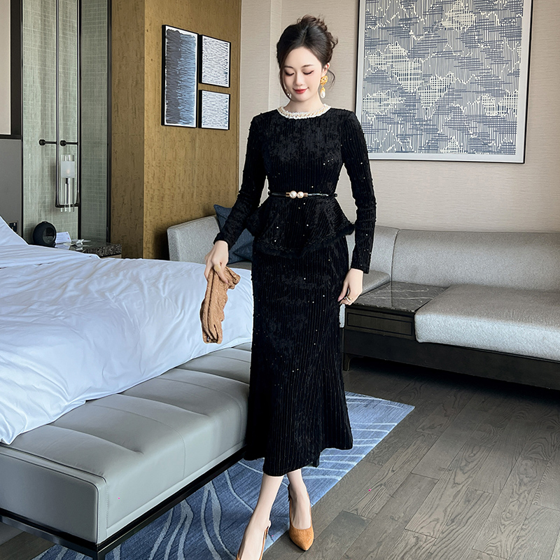 假两件设计师款丝绒黑色连衣裙内搭法式赫本风高级感显瘦鱼尾长裙