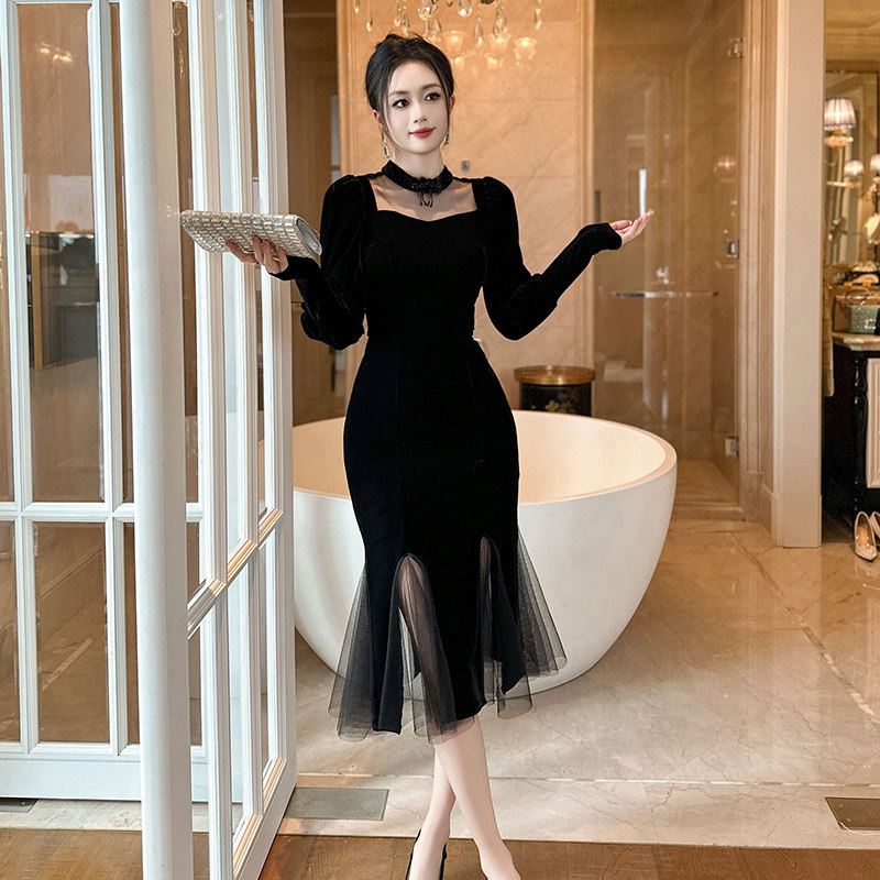 法式赫本风黑色丝绒连衣裙春季女装小个子包臀鱼尾晚礼服平时可穿