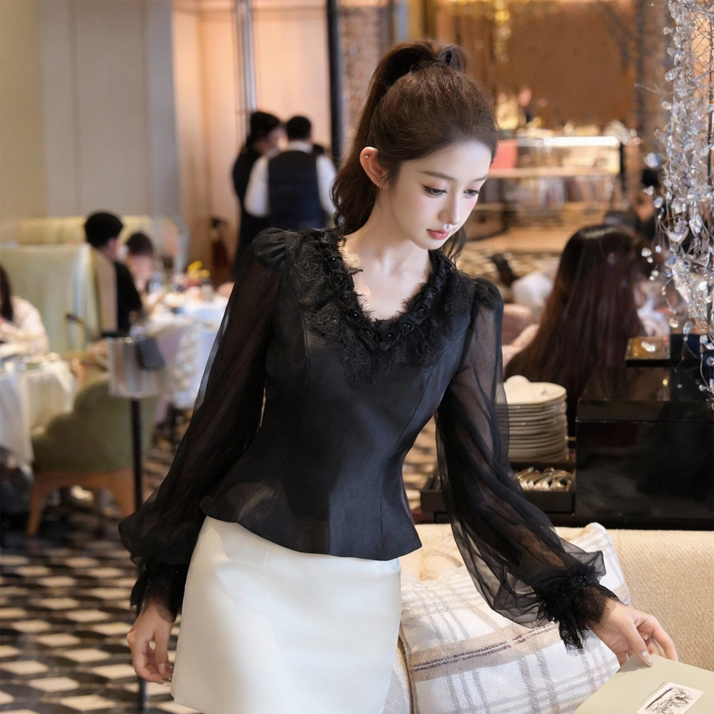 v领网纱黑色长袖上衣女装春秋赫本风小个子短款内搭泡泡袖收腰T恤