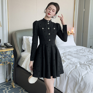 连衣裙女秋冬2026新款富家千金高级感穿搭轻奢气质收腰显瘦短裙