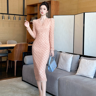 v领连衣裙女冬装高级感气质法式修身显瘦内搭包臀裙宴会高端礼服