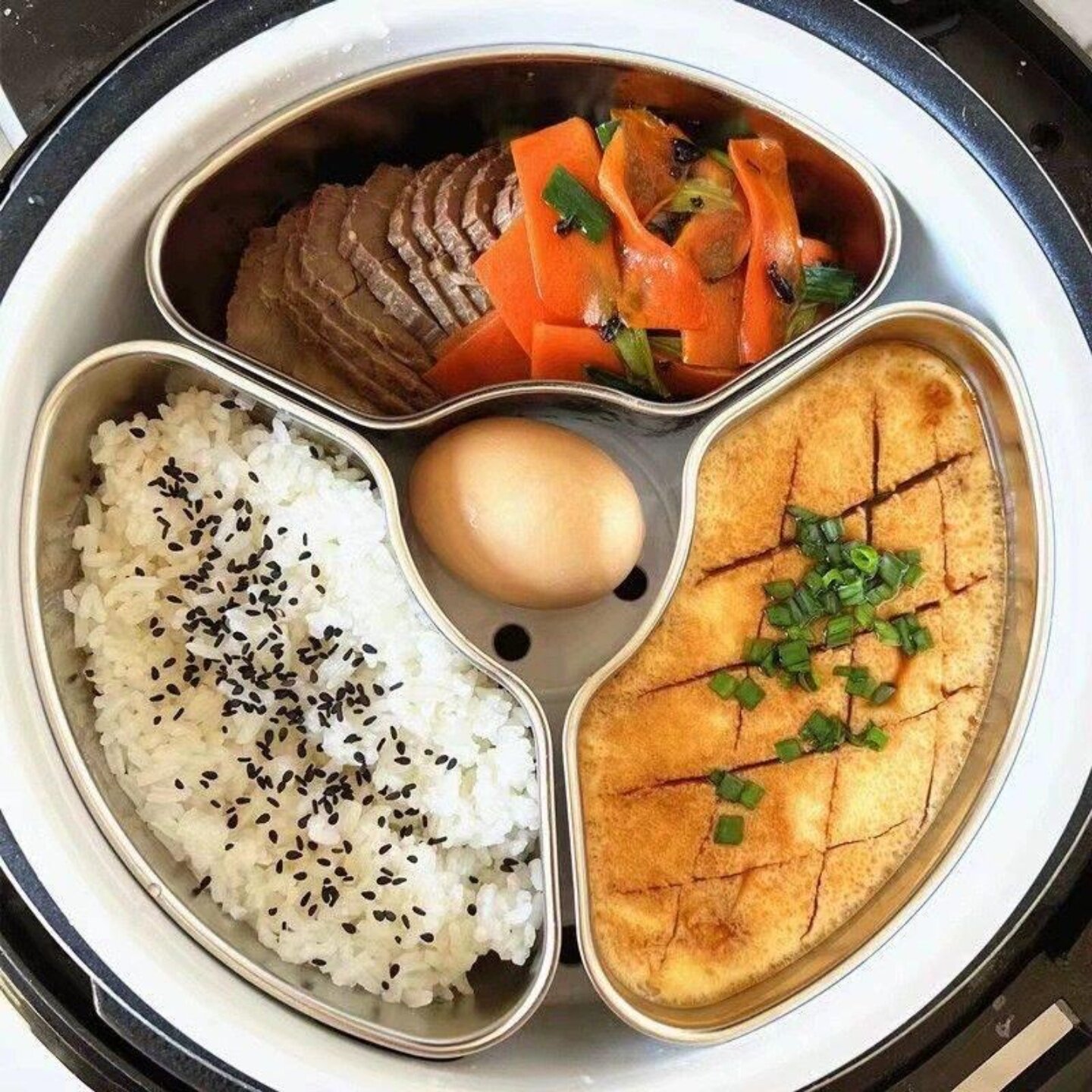 不锈钢扇形蒸盒电饭煲分格蒸盘家用蒸笼屉小煮锅多功能蒸菜神器