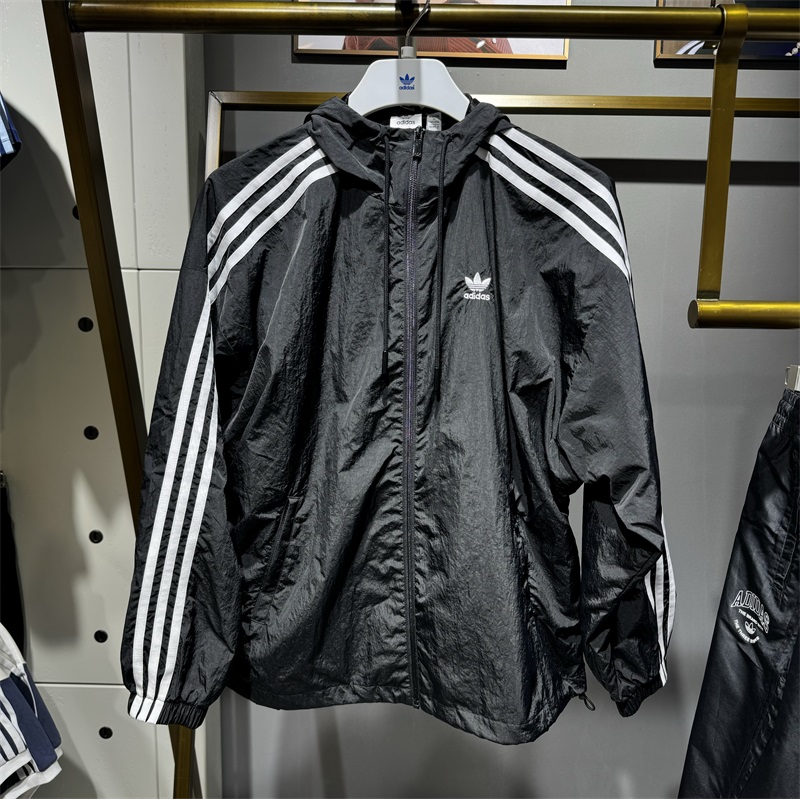 三叶草休闲女连帽防晒运动外套