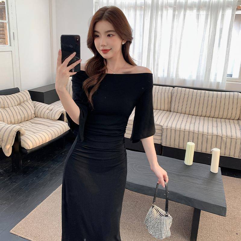 黑色修身荡领显瘦连衣裙短袖裙子女夏季爆款2025新款高级感小黑裙