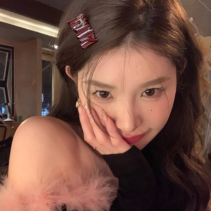 超喜庆法式复古蝴蝶结红色侧边夹发夹褶皱金属碎发夹刘海夹发饰女