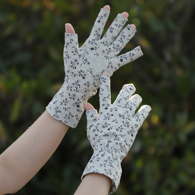 四季款轻感大豆棉清新印花露半指美甲防晒黑开车防紫外线手套女薄
