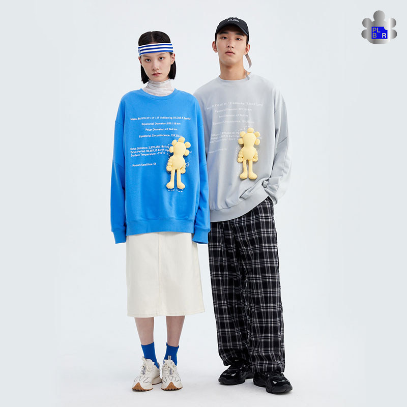 玩偶别针时尚圆领卫衣