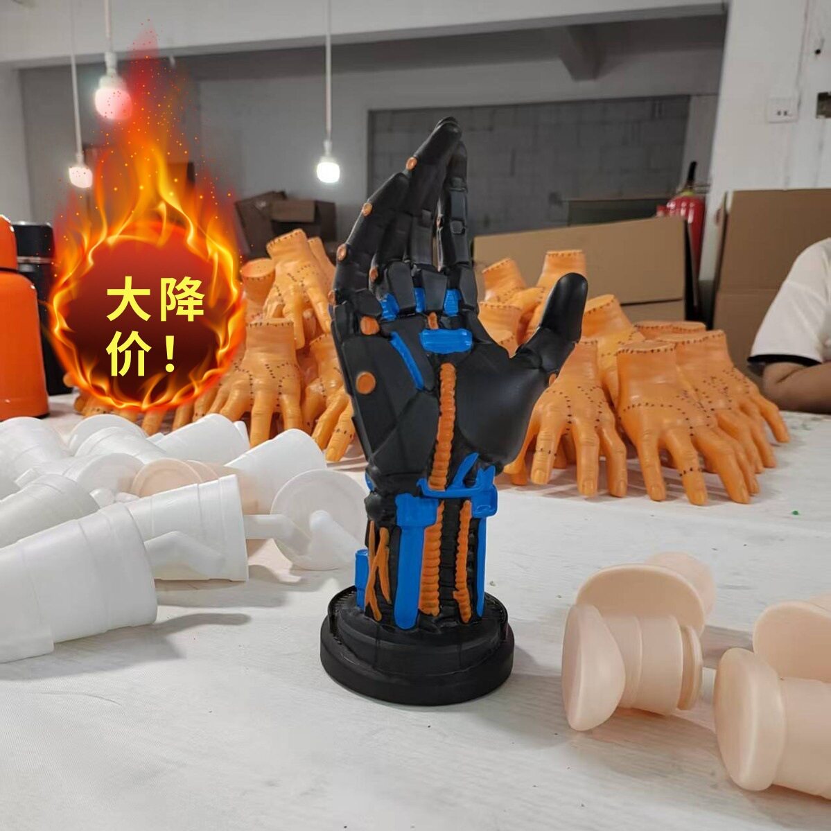 爆款赛博朋克机械手游戏手柄支架耳机置物挂架桌面摆件房间收纳神