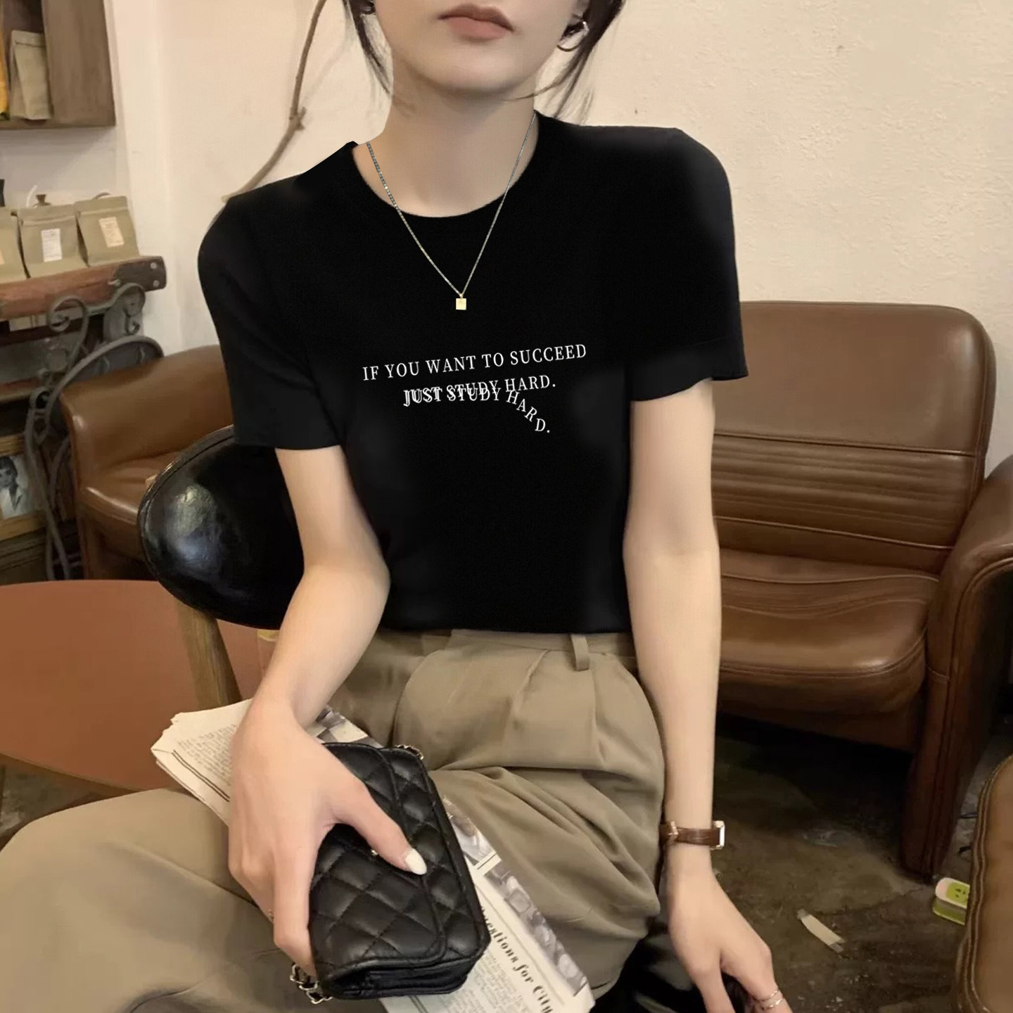 黑色简约正肩短袖t恤女2026夏季修身显瘦纯棉体恤设计感半袖上衣,女装/女士精品,T恤,淘宝优惠券,粉丝福利购,淘宝优惠卷