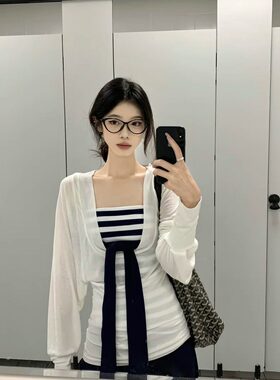 高级感巨好看的套装2025新款韩系早秋穿搭条纹抹胸罩衫一整套ootd
