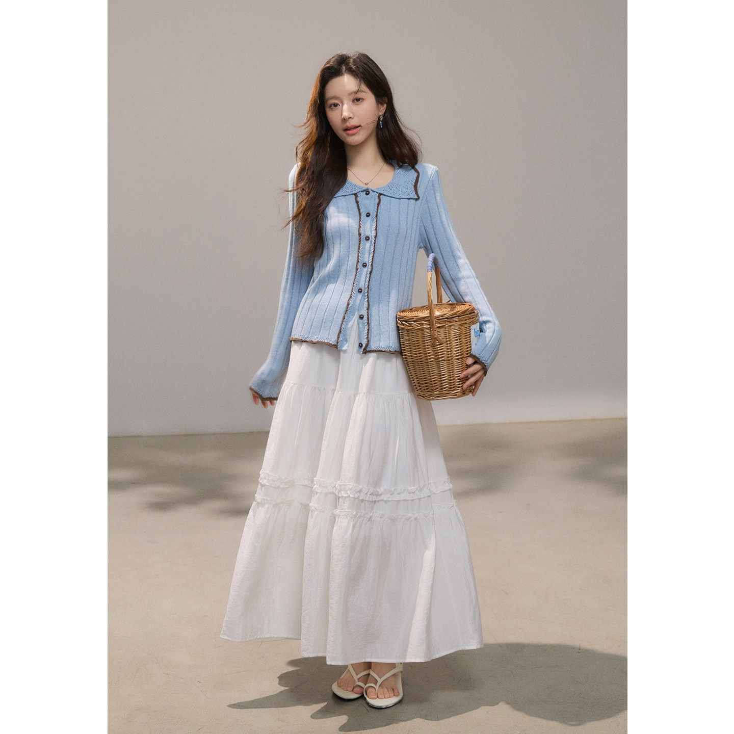 撞色边针织开衫女2026春季新款翻领纽扣短款修身小个子外套女