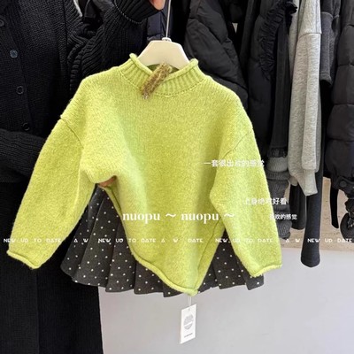 女童冬季荧光绿半高领针织毛衣