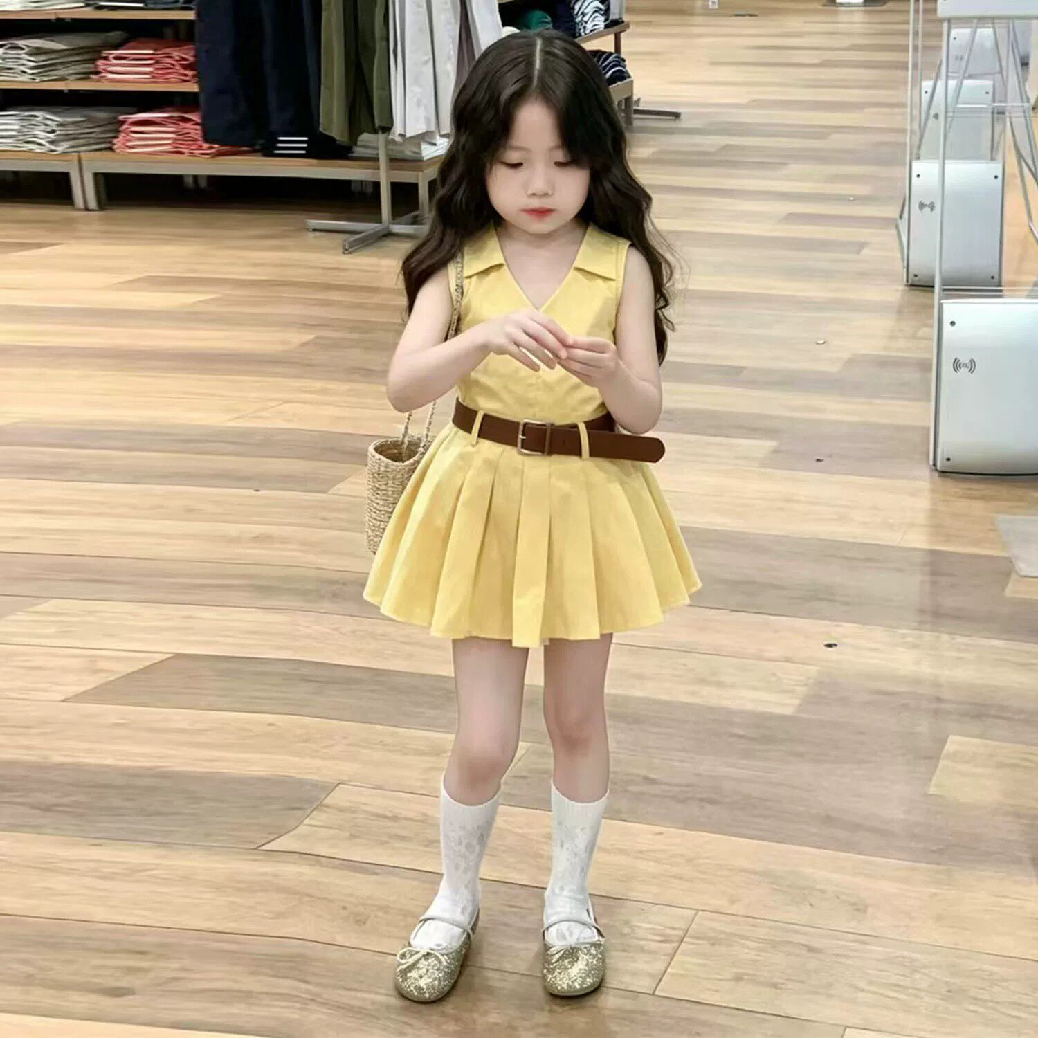 韩版女童夏季黄色挂脖V领连衣裙