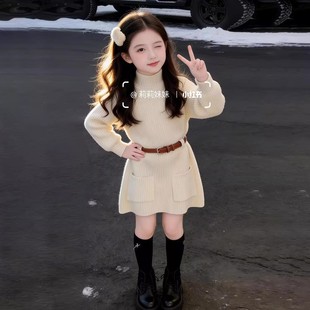 韩版女童2026冬季新款米白色针织连衣裙女孩中长款收腰A字毛衣裙