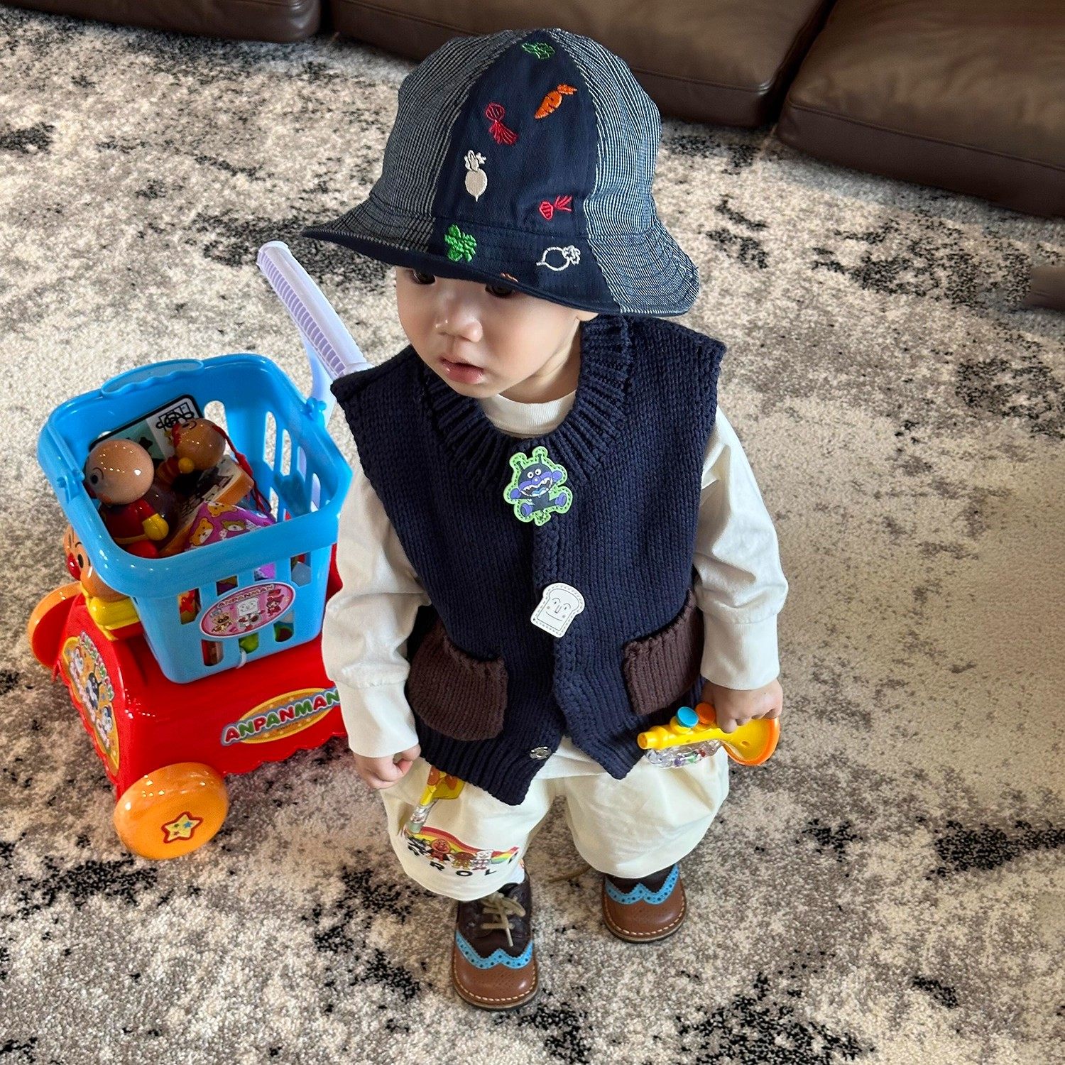 韩版男童2025秋季新款藏蓝色卡通拼接口袋针织马甲儿童短坎肩背心