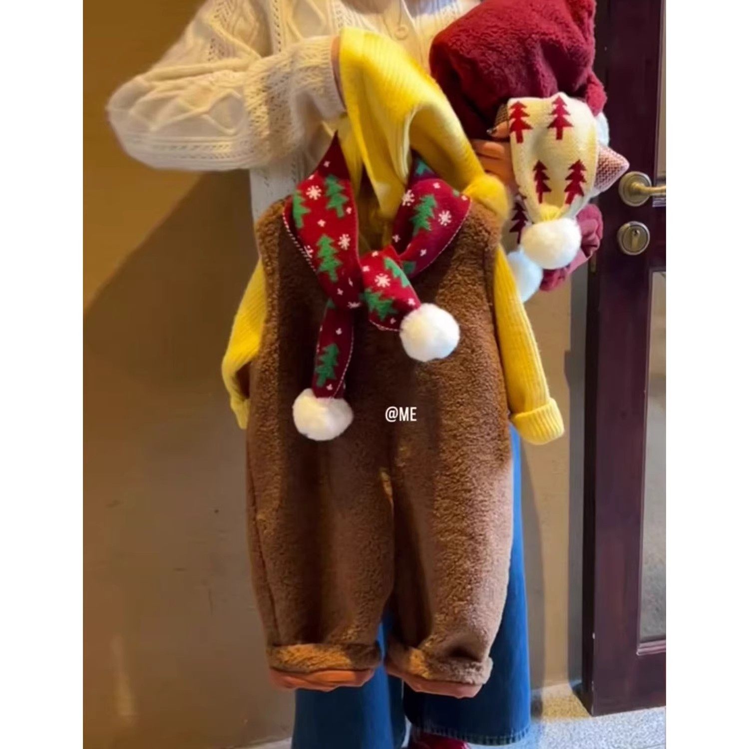 韩国童装2025冬季新款黄色精灵帽毛衣男女童棕色羊羔绒背带连体裤