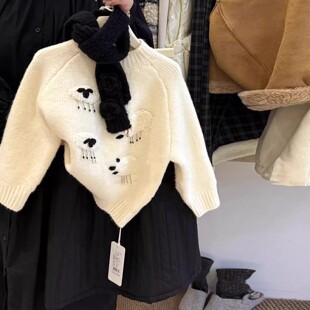 韩版女童2025秋冬新款米白色可爱小绵羊加厚毛衣女孩黑色夹棉半裙