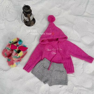 韩版女童2026冬季新款玫粉色精灵帽加厚毛衣小女孩灰色短裤两件套