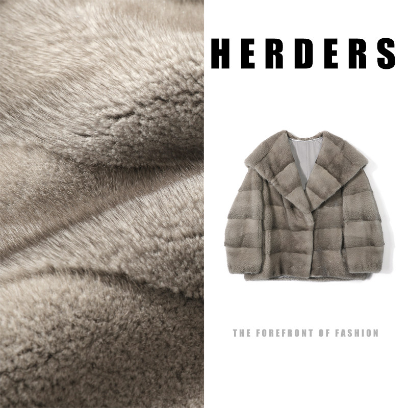 HERDERS 短款大V领帽款蝙蝠袖横排水貂外套 257383