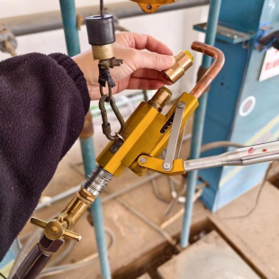 液化气新国标液相充装枪转接头普通和自闭阀两用充气枪变液相大口